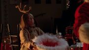 Glee - 2x10 - A Very Glee Christmas.avi 001348597.jpg