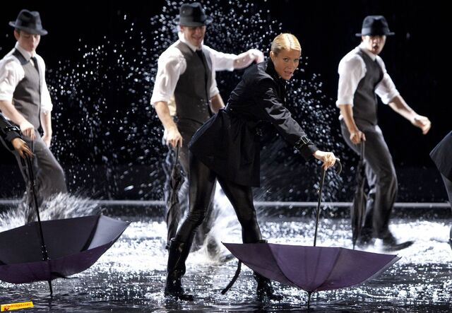 Archivo:Singin in the Umbrella.jpg
