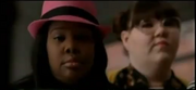 Lauren y Mercedes.png
