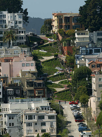 Archivo:Lombard St.jpg