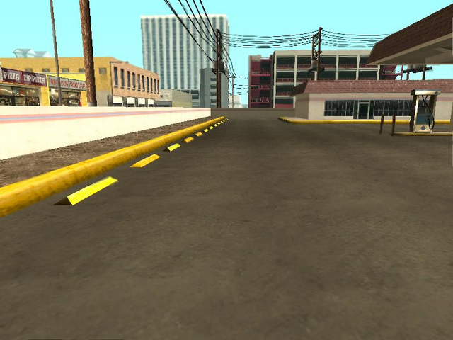 Archivo:Playa de estacionamiento- Gasolinera Come-A-Lot.png