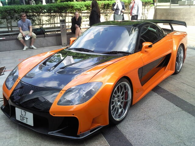 Archivo:MazdaRX7rapidoyfurioso.jpg