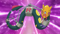 EP639 Seviper usando armadura.jpg