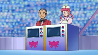 EP643 Jurado del panel azul.jpg