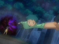 EP559 Angie agarrada a Ash.png