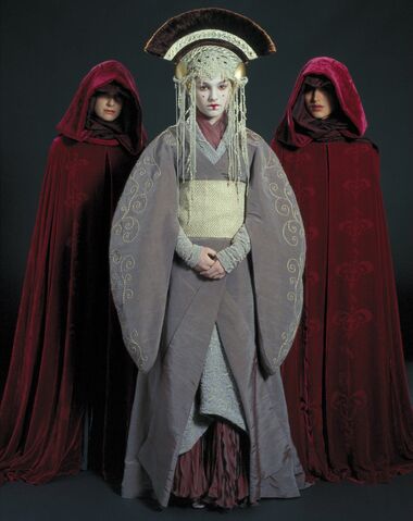 Archivo:Padme y sus Doncellas.jpg