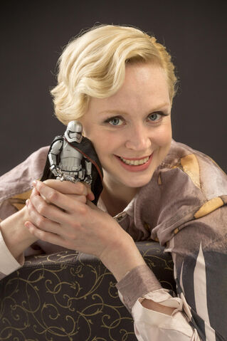 Archivo:GwendolineChristie-Phasma-figure.jpg