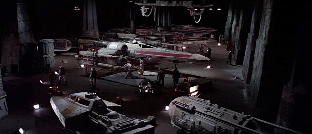 Archivo:Yavin Base Hangar.jpg