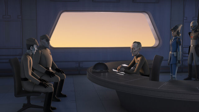 Archivo:Tarkin retando Oficiales.jpg