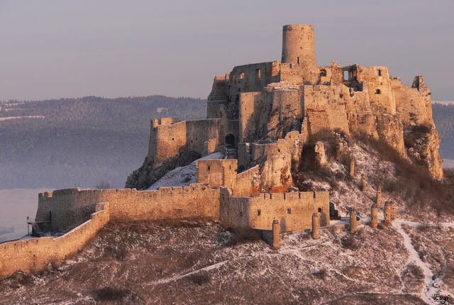 File:Vinklì Castle.jpg