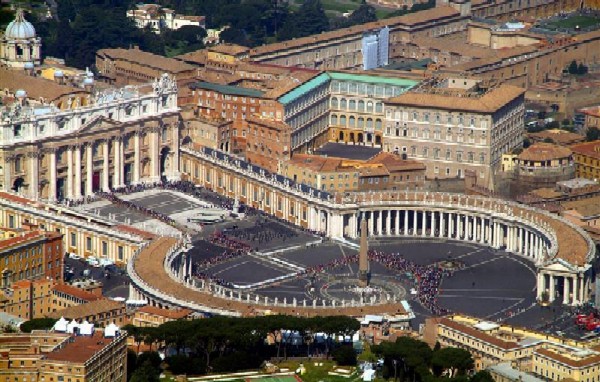 File:ImperialPalace.jpg