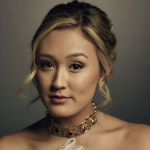 File:LAUREN.jpg