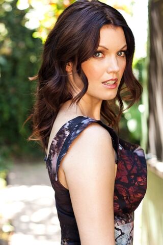 Fichier:Bellamy Young.jpg