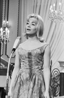 440px-Eurovision Song Contest 1962 - Isabelle Aubret