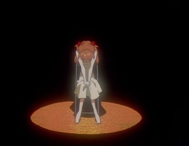 File:Asuka seduta.jpg