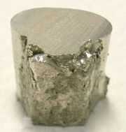 569px-Nickel chunk