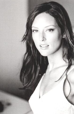 File:Lola Glaudini.jpg