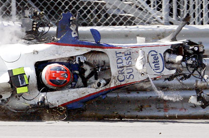 File:F1crashES2404 415x275.jpg