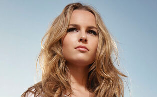 Bridgit-Mendler-2013