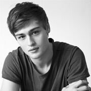 Douglas-booth-photo-130