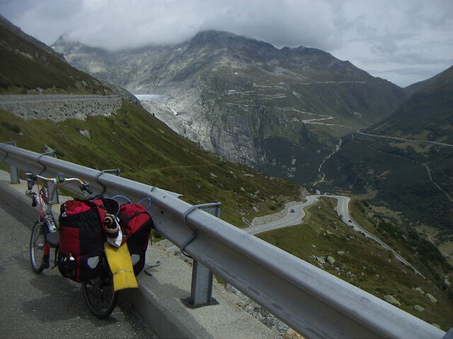Datei:Grimselpass blick auf furka dalli.jpg