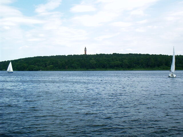 Datei:KarlsbergGrunewaldturm.jpg