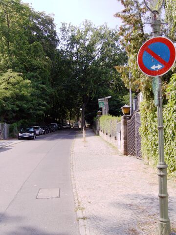 Datei:Steigung Schwanenwerder (Berlin).jpg