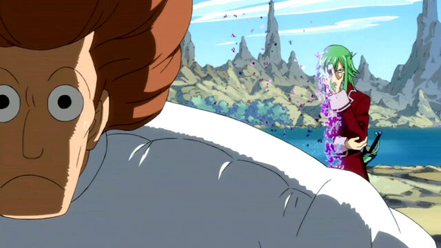 File:Freed appears behind Reedus.jpg