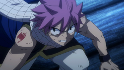 Natsu escucha a Rogue.png