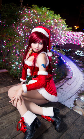 File:ErzaXmasCosplay.jpg