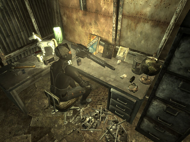 File:Electrician at work.jpg