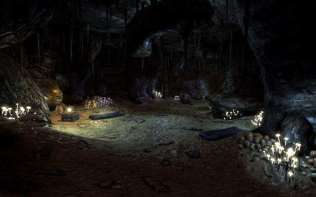 File:Three Marys caverns.jpg