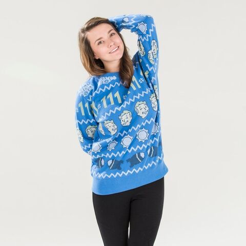 File:Xhoody-fo-holidayfleece-fem 3.jpg.pagespeed.ic.89S0fcuMoy.jpg
