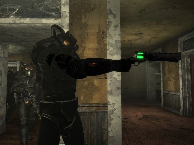 File:M8027PlasmaRevolver.jpg