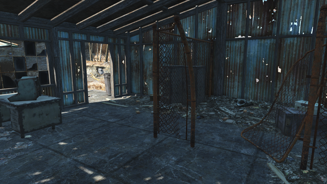 File:FO4 Rotten Landfill shack.png