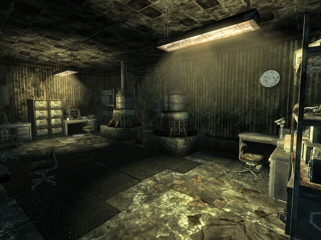 File:Signal Hills transmitter int.jpg