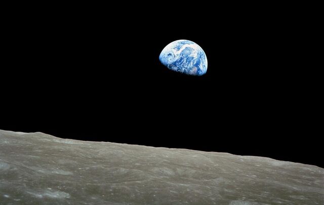 File:Earthrise.jpeg
