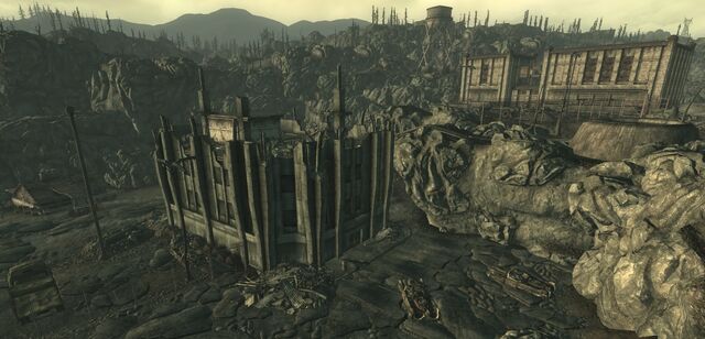 File:Ft. Constantine silo view.jpg