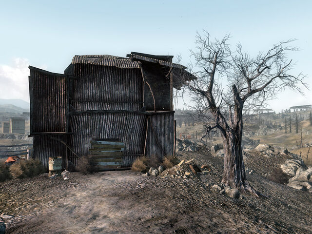 File:Abandoned residence.jpg