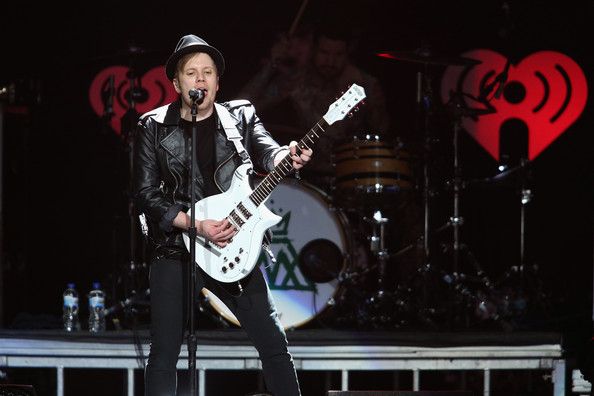 File:Stump performing.jpg