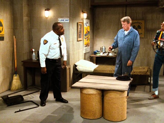 File:The Looney Bin.jpg