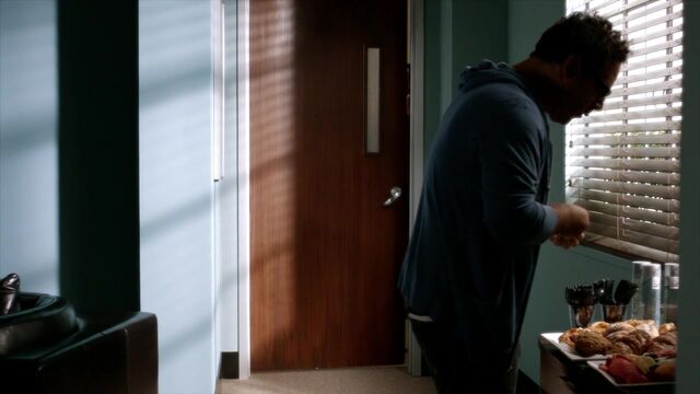 File:Famous.in.Love.S01E01.720p.HDTV.x264-FLEET 0505.jpg
