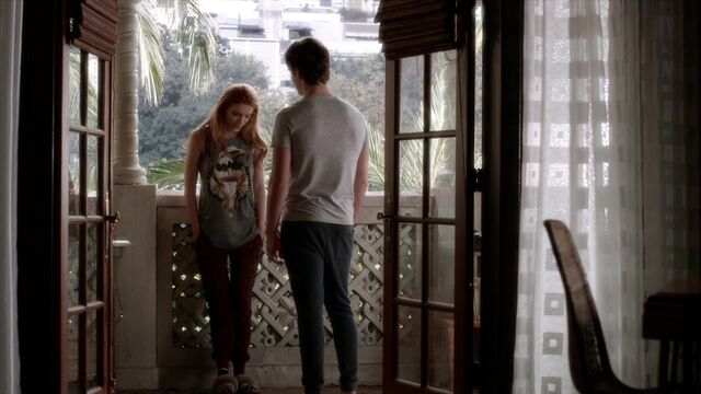 File:Famous.in.Love.S01E01.720p.HDTV.x264-FLEET 1336.jpg