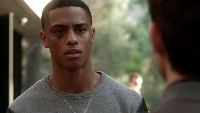 File:Famous.in.Love.S01E01.720p.HDTV.x264-FLEET 0476.jpg