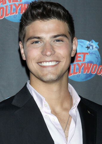 File:LukeBilyk.jpg