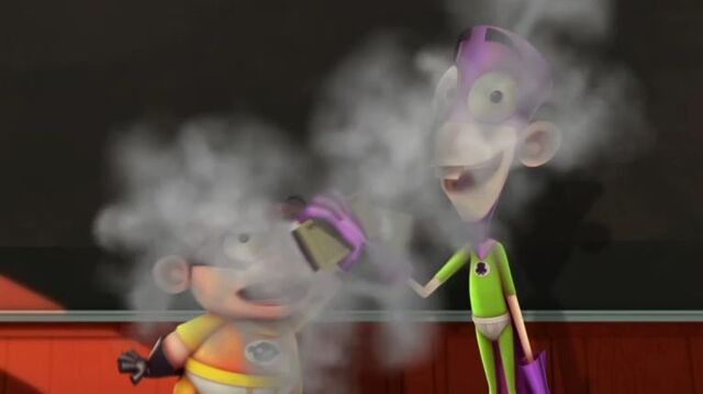 File:Powdering faces.jpg