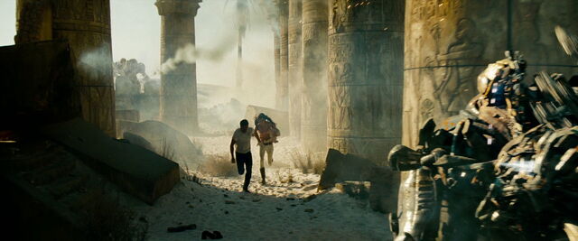 File:Transformers-revenge-movie-screencaps.com-15158.jpg
