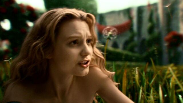 File:Tim-Burton-s-Alice-In-Wonderland-alice-in-wonderland-2010-13696361-1360-768.jpg