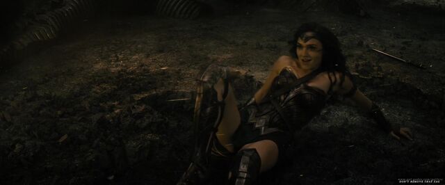 File:Batman v Superman Dawn of Justice 2016 Ultimate Edition 1080p WEB-DL DD5 1 H264-RARBG 13252.jpg