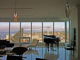 File:Escala penthouse.jpg